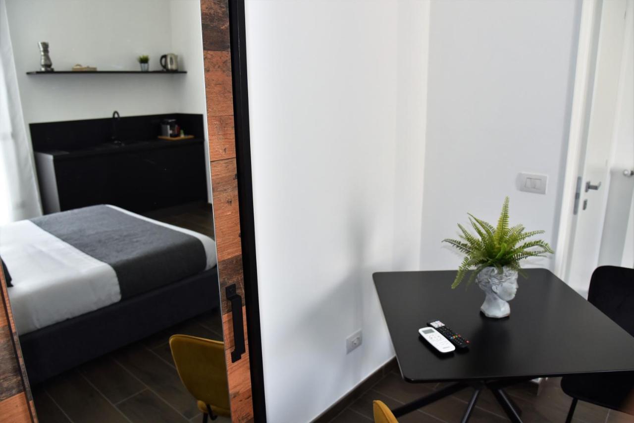 Gl Rooms And Apartments Бари Экстерьер фото